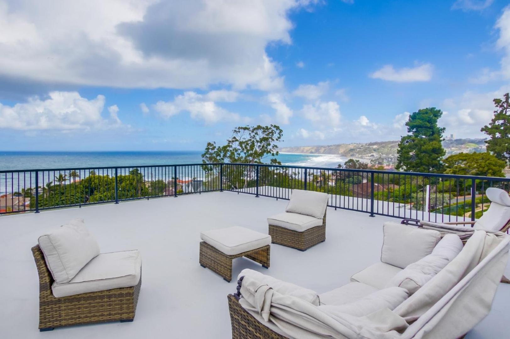 Holiday home 360 Rooftop View Ocean Breeze 6 Min To Beach *